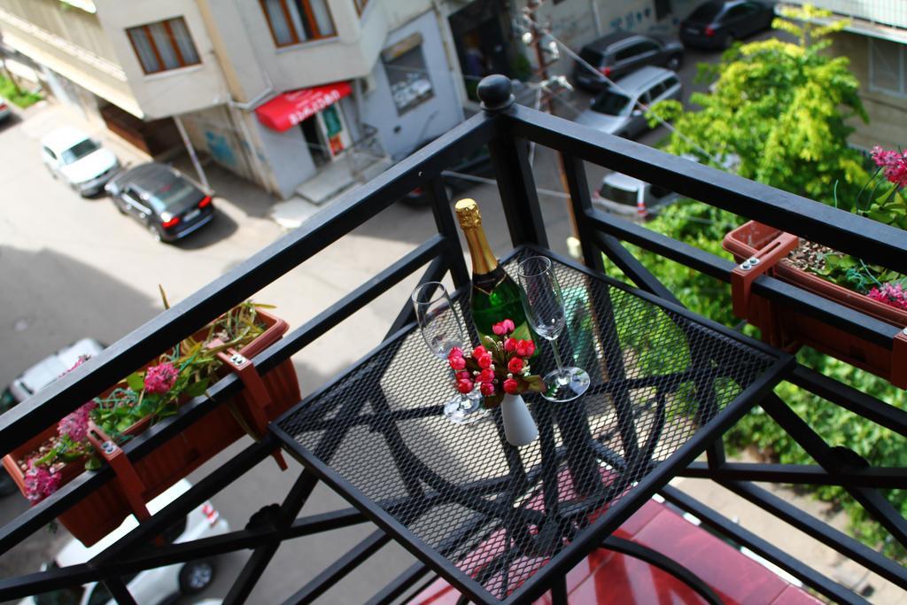 Apartment Vake Tbilisi Exteriör bild